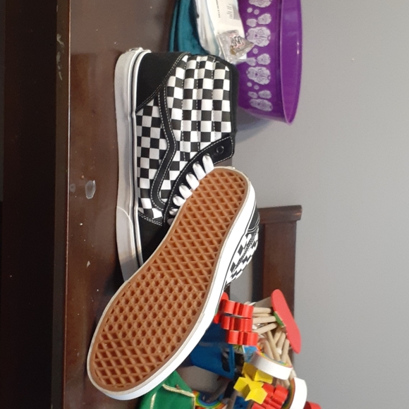 Vans - Picture 2 of 4